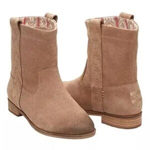 TOMS Laurel Boots Amphora Burnished Suede Tan Khaki Beige sz 8.5 Western Cowgirl